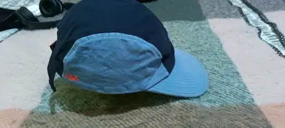Gorra Merrell bicolor azul y celeste - miniatura 4