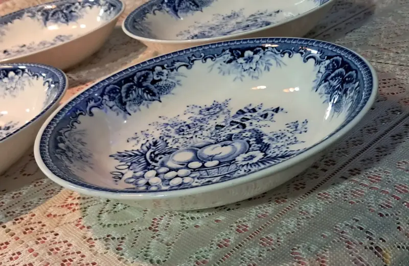 Juego de platos de cerámica azul y blanco - 3