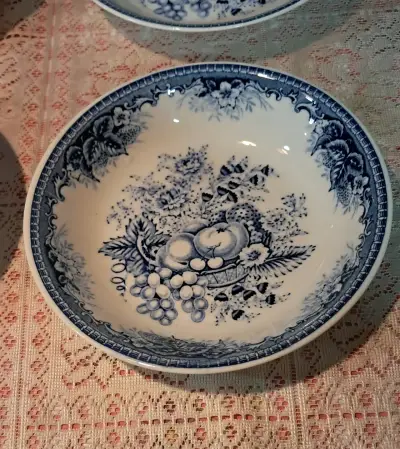 Juego de platos de cerámica azul y blanco - miniatura 4