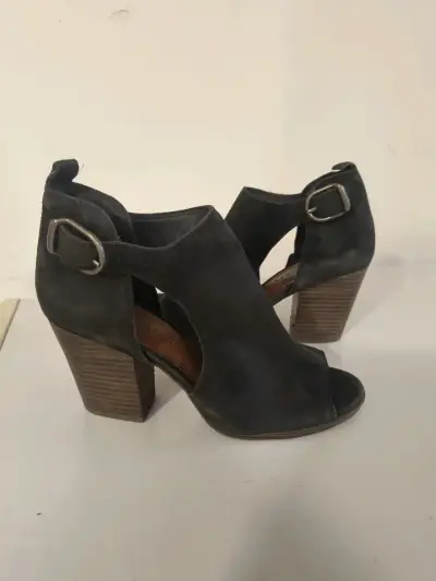 Botines de cuero gamuza con tacón alto - miniatura 1