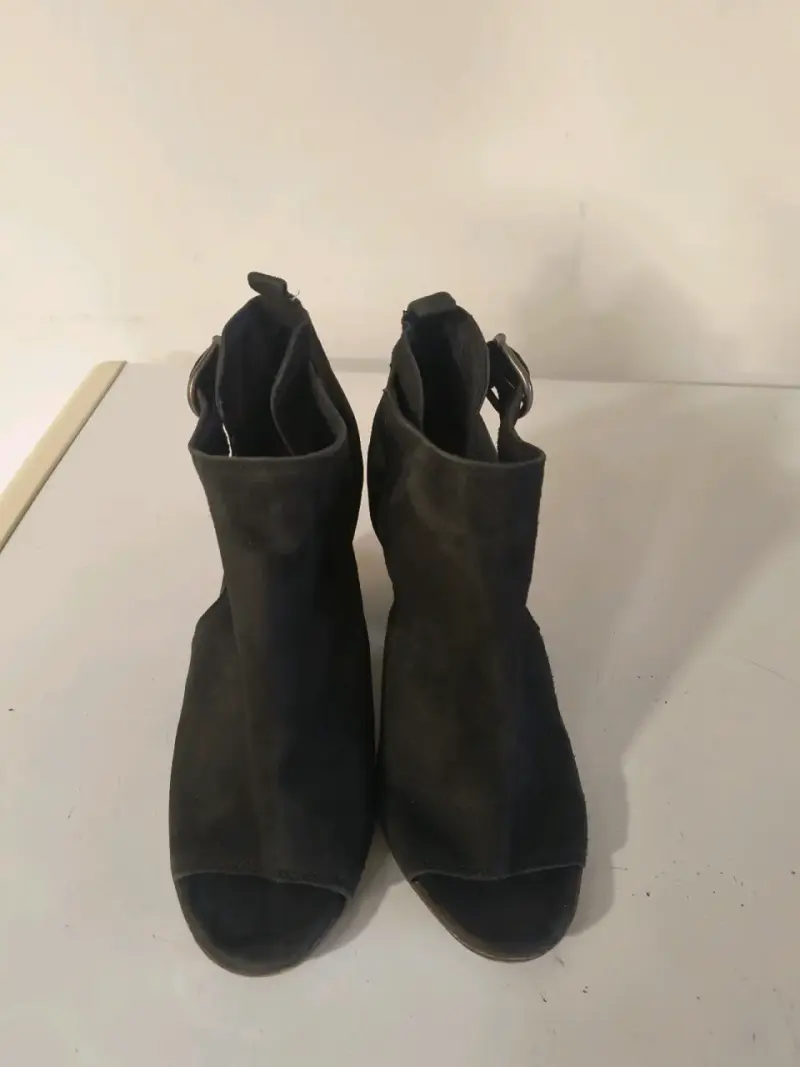 Botines de cuero gamuza con tacón alto - 2