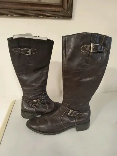 Botas de cuero marrón con hebillas - miniatura 1