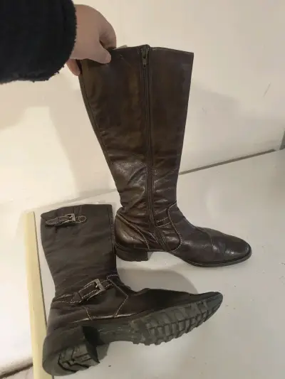 Botas de cuero marrón con hebillas - miniatura 2