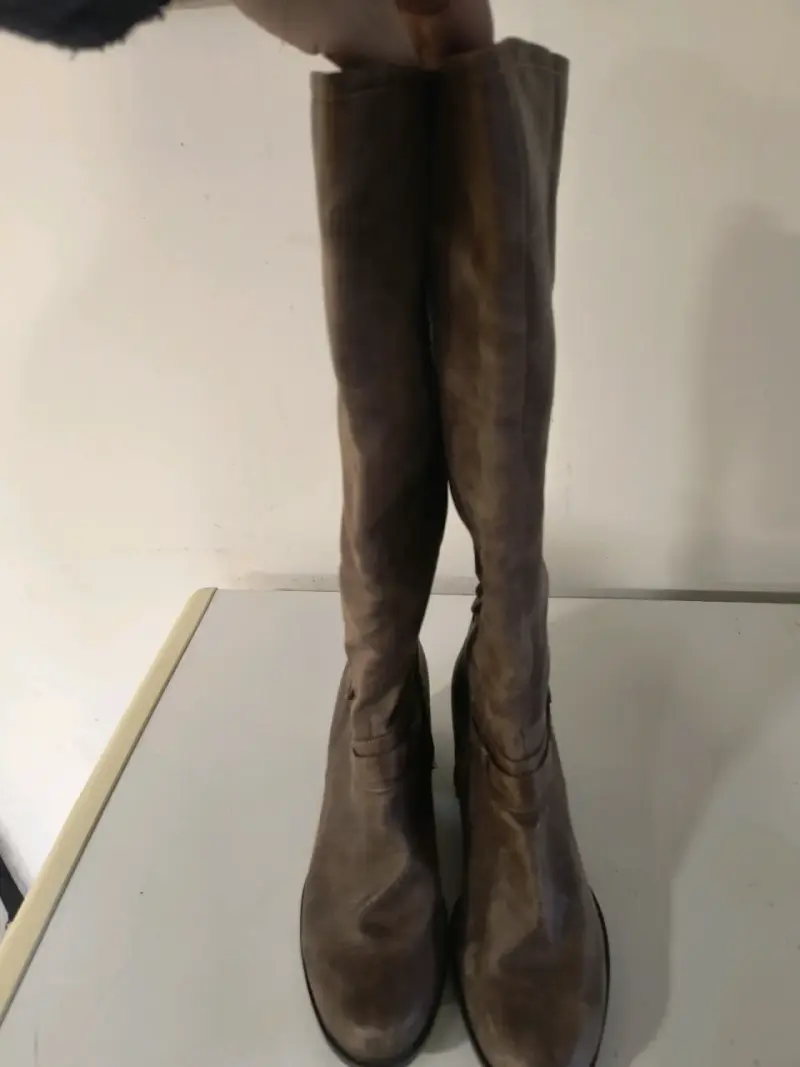 Botas de cuero sintético envejecidocon tacón medio - 5