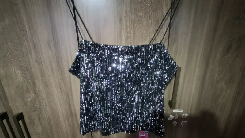 Top de lentejuelas negro brillante - 1