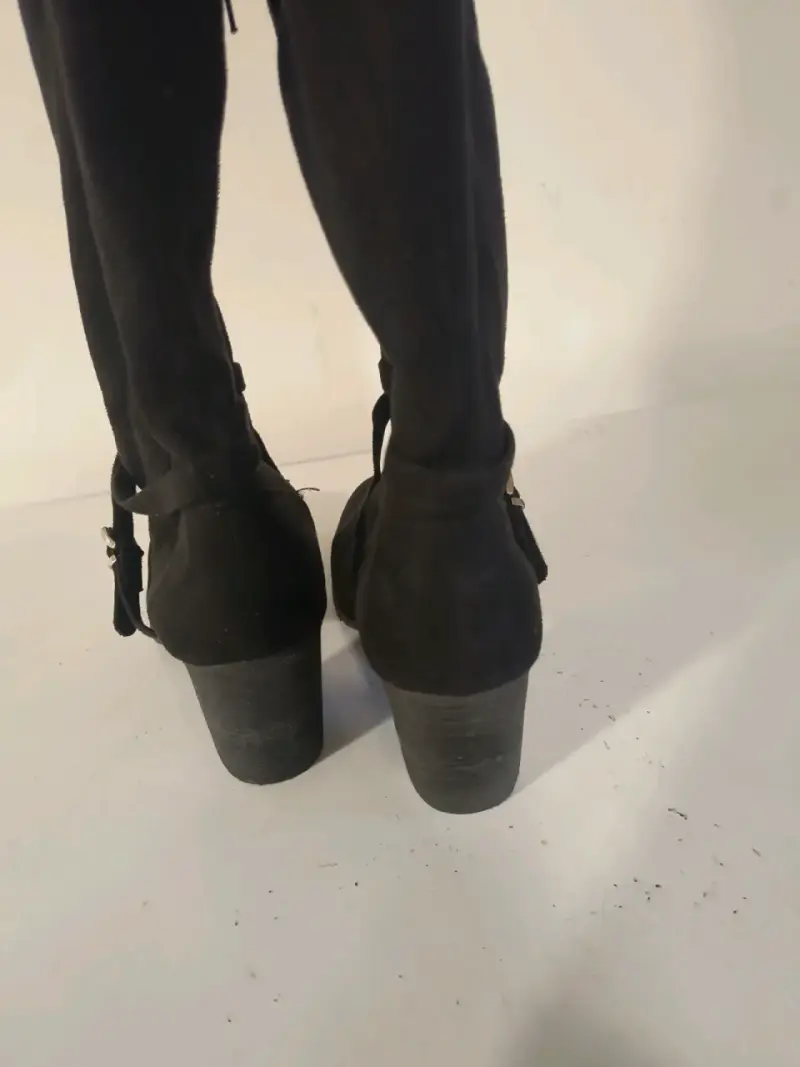 Botas negras de gamuza Bucaneras - 6