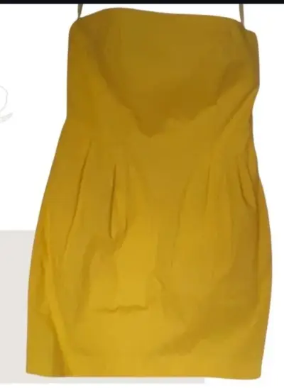 Vestido corto amarillo strapless - miniatura 1