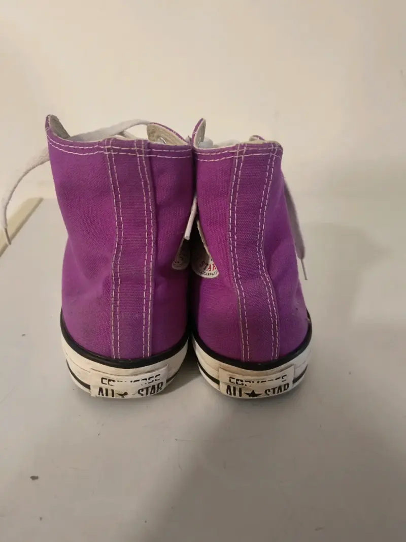 Zapatillas altas moradas estilo urbano Converse - 2
