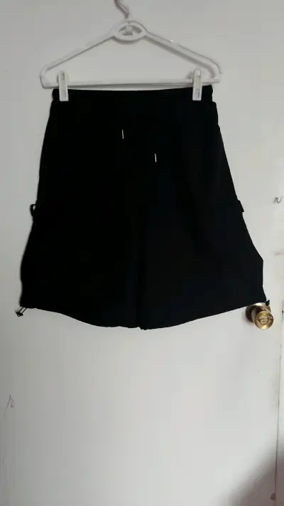Shorts deportivos negros oversize - miniatura 3