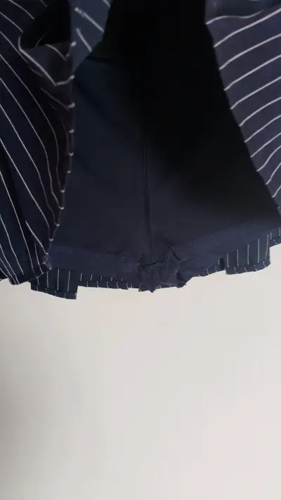 Falda corta a rayas azul marino - miniatura 2