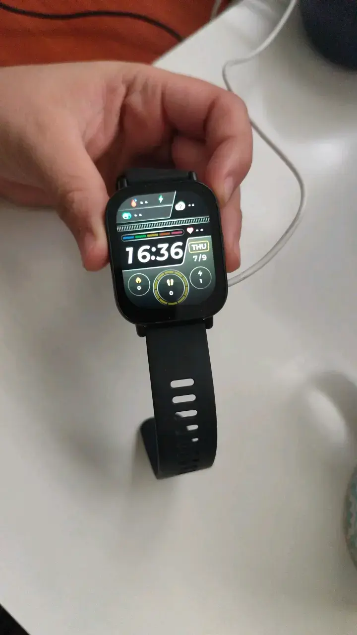 Smartwatch negro con cargador USB - 2