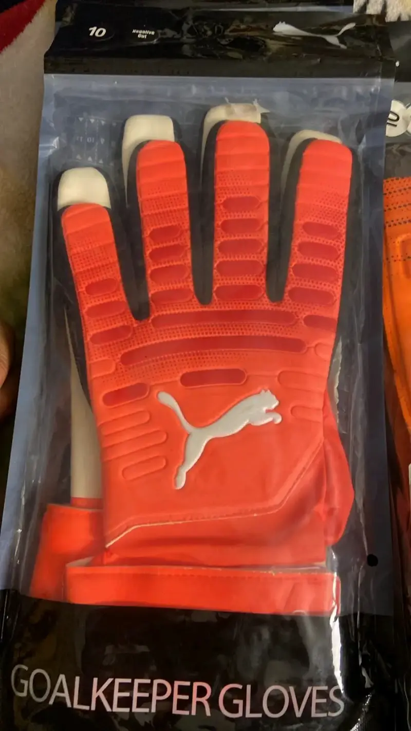 Guantes de arquero Puma rojos talla 10 - 1