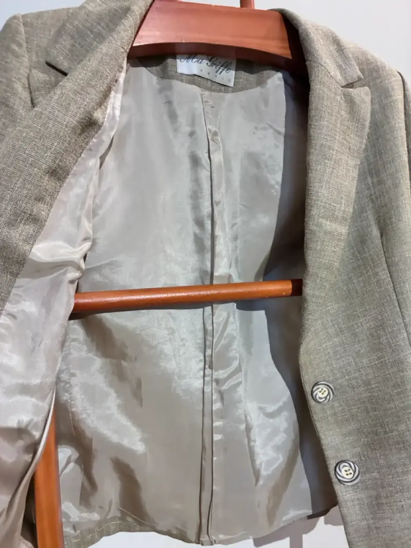 Blazer Ma Griffe,  beige de mujer con dos botones - 2