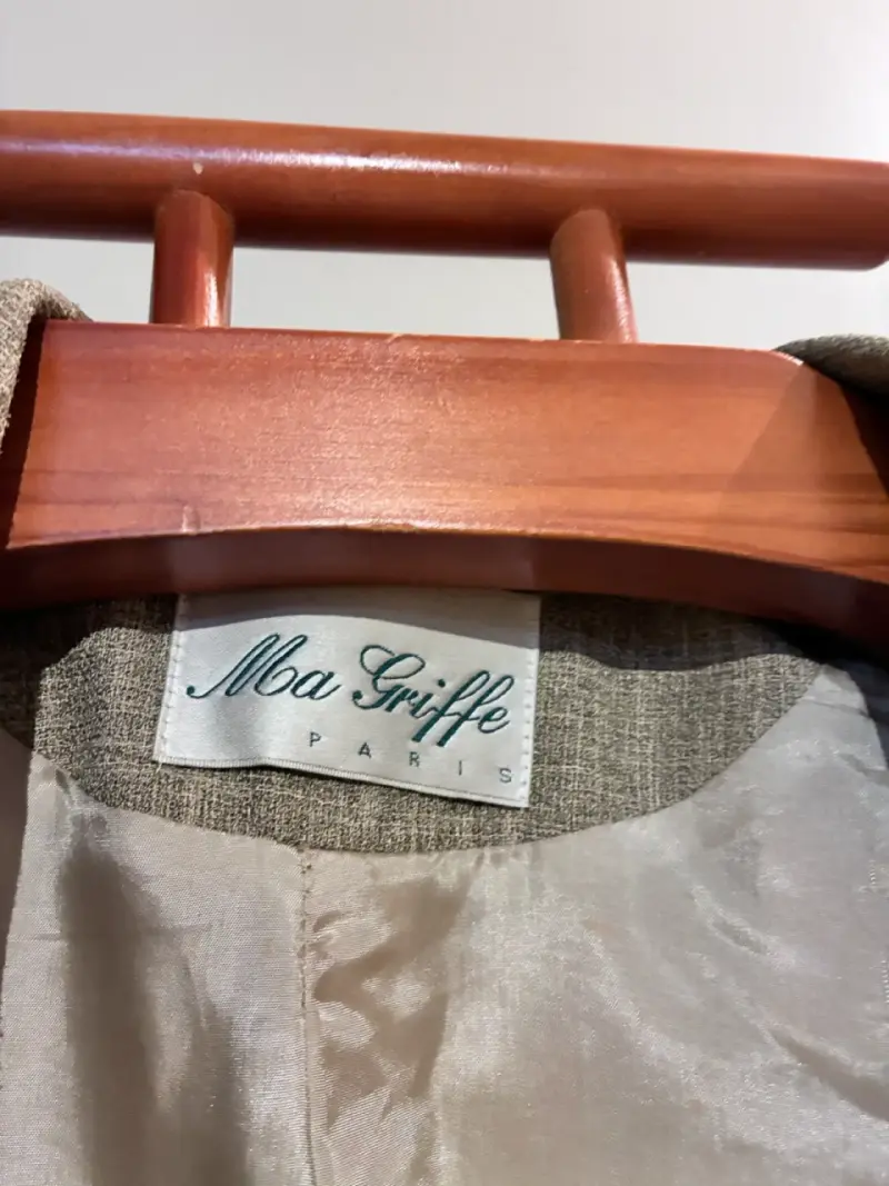 Blazer Ma Griffe,  beige de mujer con dos botones - 4