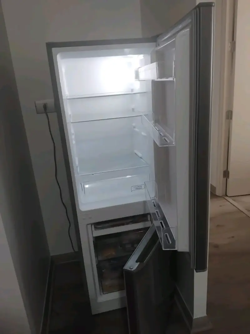 Refrigerador Mademsa de acero inoxidable - 4