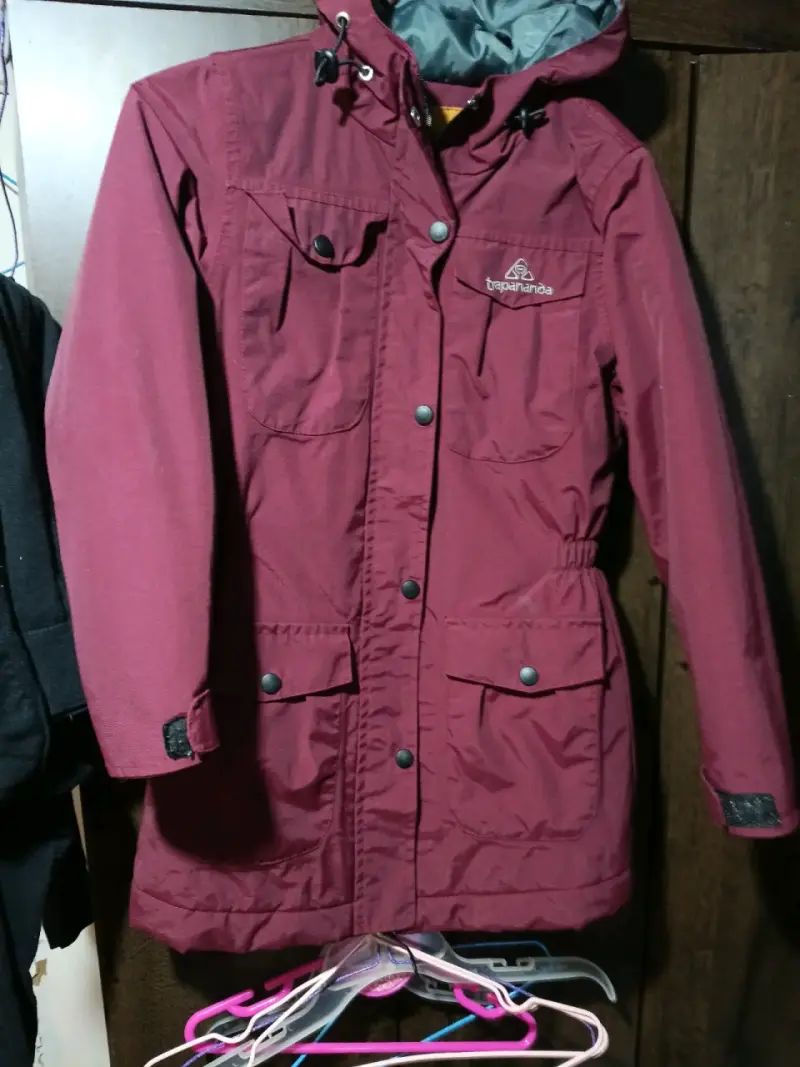 Parka impermeable burdeo marca Trapanda - 1