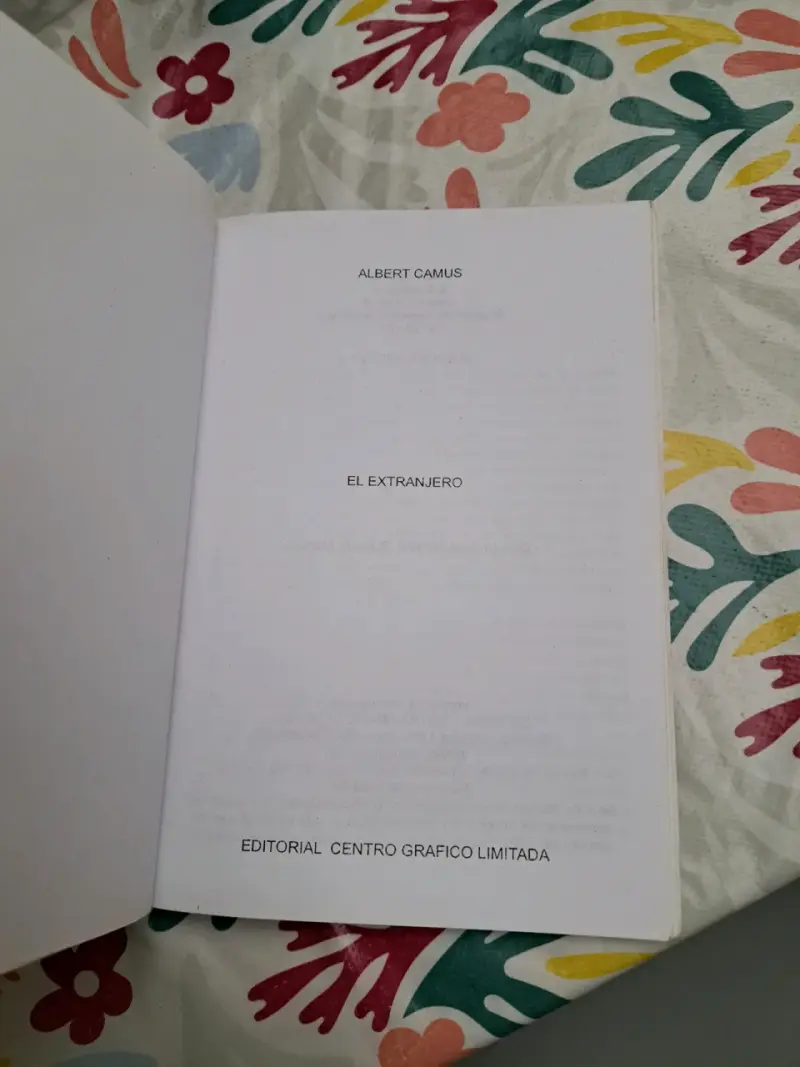 Libro 'El Extranjero' de Albert Camus - 2