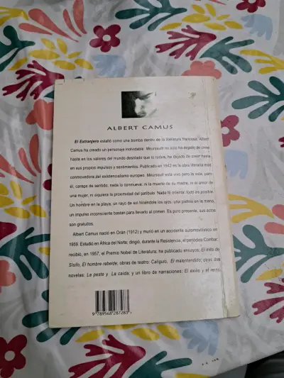Libro 'El Extranjero' de Albert Camus - miniatura 3
