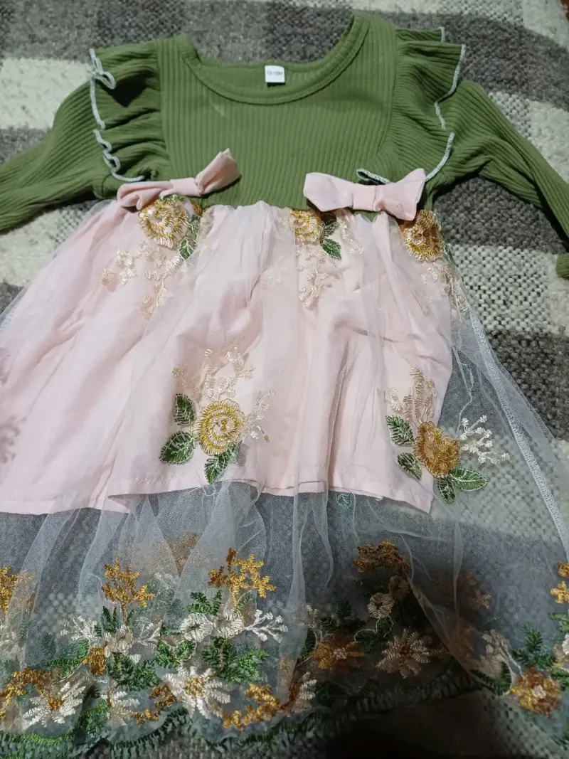 Vestido infantil verde con tul bordado
