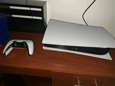 Consola PS5 con 10 juegos físicos - miniatura 3