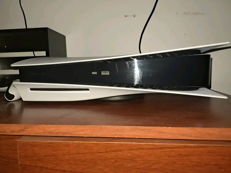 Consola PS5 con 10 juegos físicos - 4