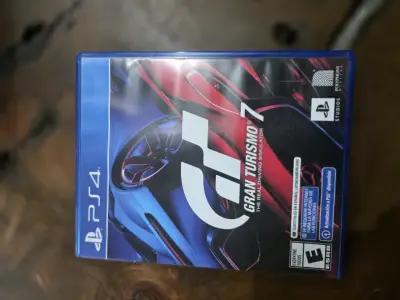 Gran Turismo 7 para PS4 en excelente estado - miniatura 1