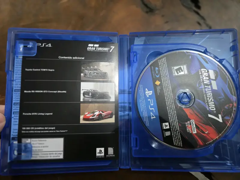 Gran Turismo 7 para PS4 en excelente estado - 2