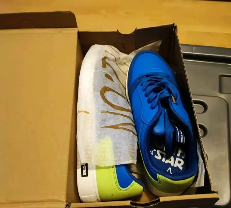Zapatillas deportivas azules y verdes - 1
