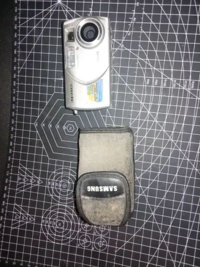 Cámara digital Samsung Digimax 202 con funda - miniatura 1