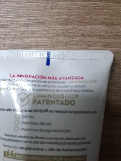 Crema corporal Nivea anti-manchas y estrías - miniatura 2