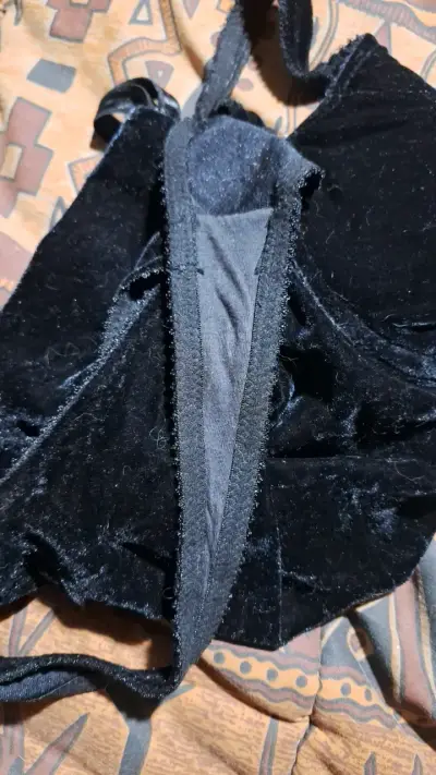Body negro de terciopelo elegante - miniatura 2