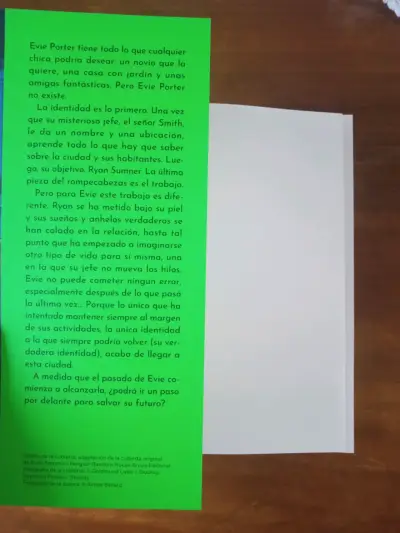 La Primera Mentira Gana. Ashley Elston. Libro. - miniatura 4