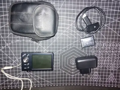 Cámara digital Samsung ST-65 con accesorios - miniatura 4