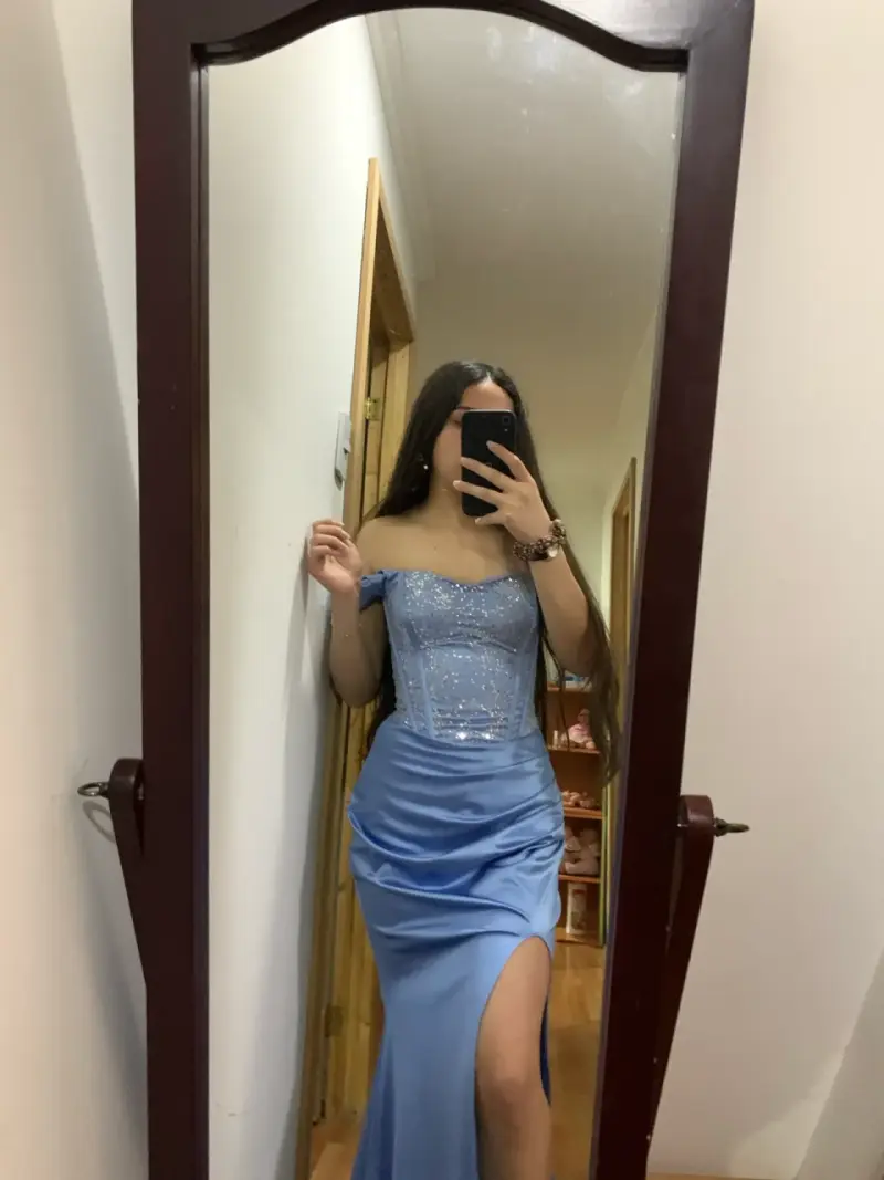 Vestido de gala azul con lentejuelas - 1