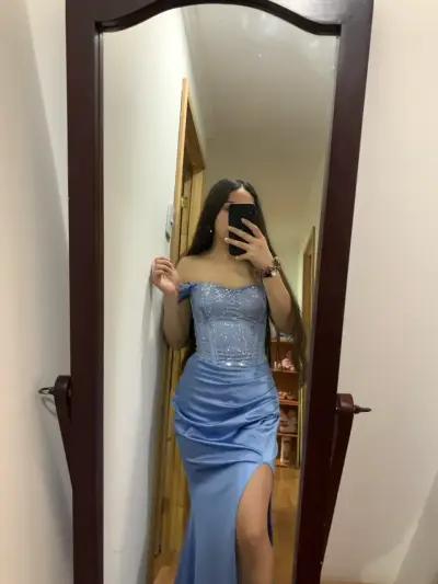 Vestido de gala azul con lentejuelas - miniatura 1