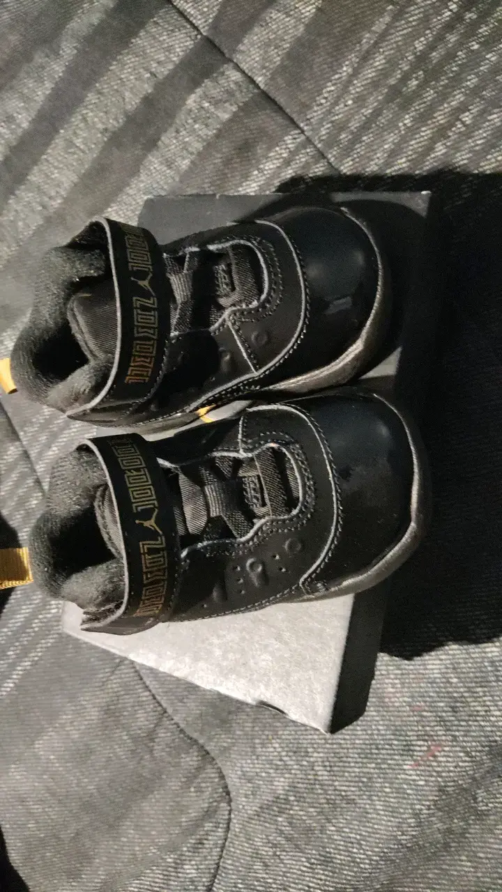Zapatillas negras para bebé Puma