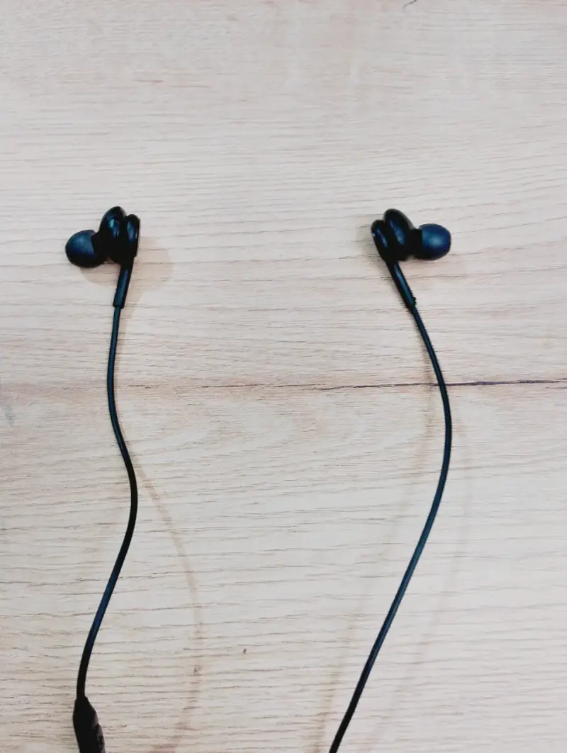 Auriculares Samsung con cable USB-C negros - 2