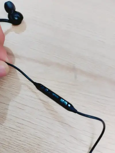 Auriculares Samsung con cable USB-C negros - miniatura 3