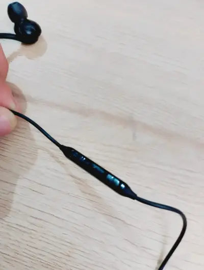 Auriculares Samsung con cable USB-C negros - miniatura 3