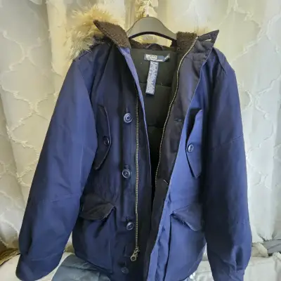 Parka azul con capucha de piel sintética - miniatura 2