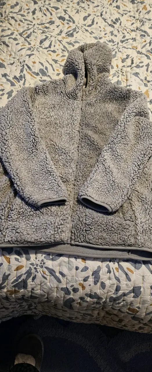 Polerón de lana gris con capucha - 3