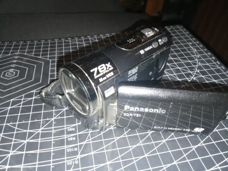 Videocámara Panasonic SDR-T51 con todos sus acceso - 2