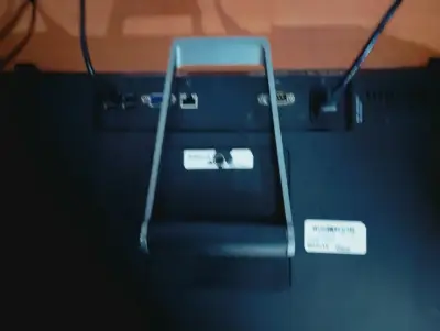 Monitor Lenovo ThinkCentre 21 pulgadas + teclado - miniatura 2
