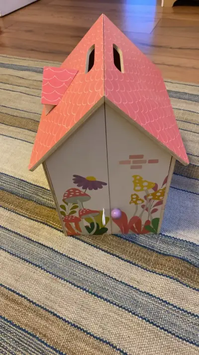 Casa de muñecas de madera con accesorios - miniatura 2