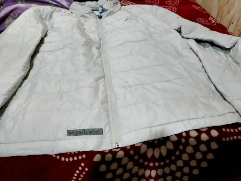 Chaqueta acolchada blanca para invierno - 1
