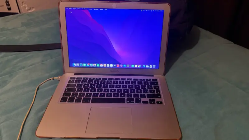 MacBook Air 2017 con macOS Monterey - 3