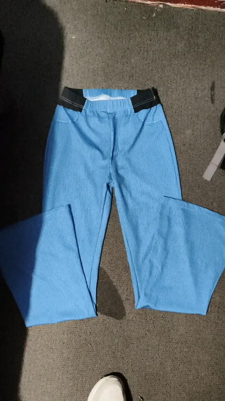 Pantalones azules elásticado