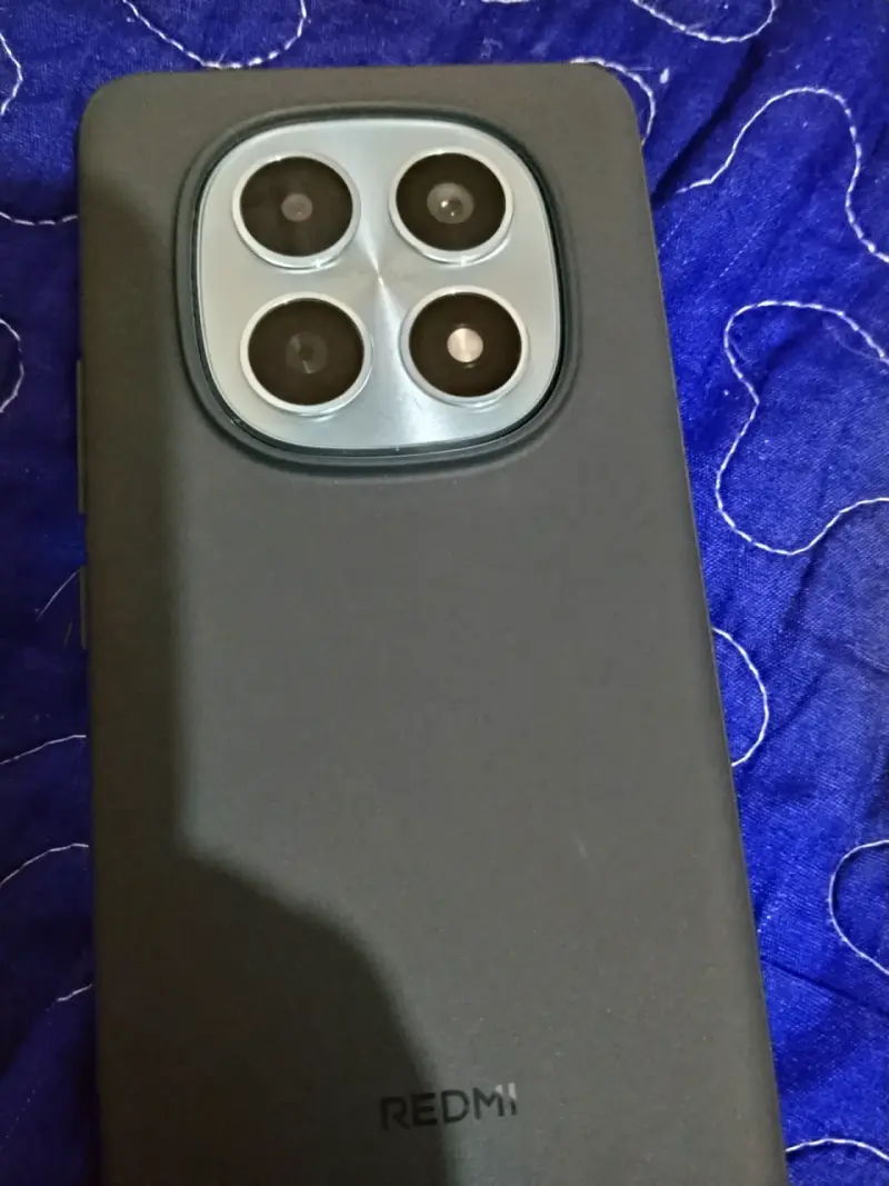 Smartphone con pantalla grande y aplicaciones - 2