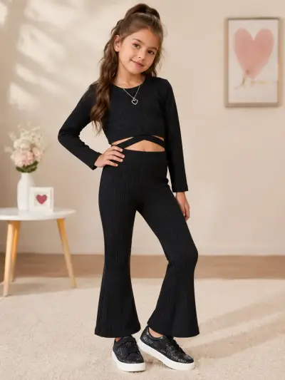 Conjunto para niña con top cruzado - miniatura 1