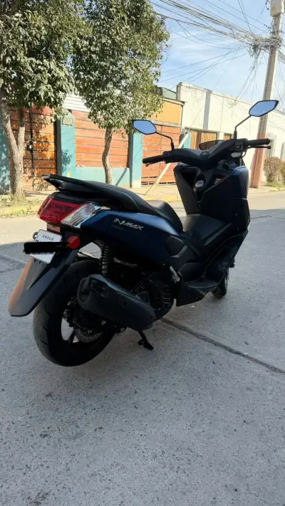 Scooter Yamaha NMAX 155 azul en buen estado - miniatura 6